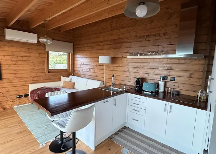 Sunset Eco Shelter 4 *