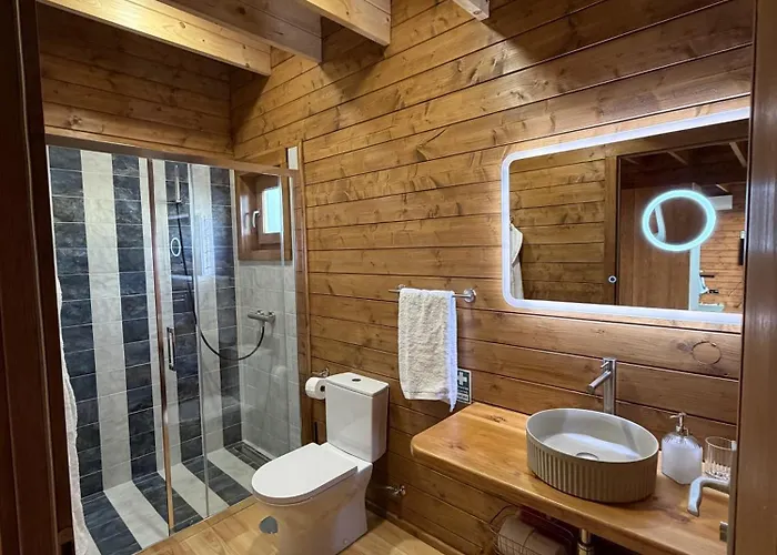 בקתה Sunset Eco Shelter 4 *